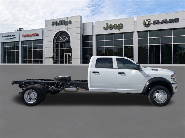 2026 Ram 5500 Tradesman photo 2