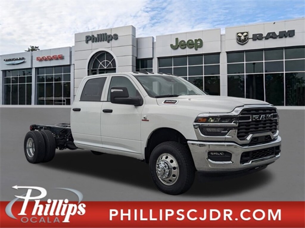 New 2025 Ram 3500 Chassis Cab 3500 TRADESMAN CREW CAB CHASSIS 4X4 60' CA Pickup