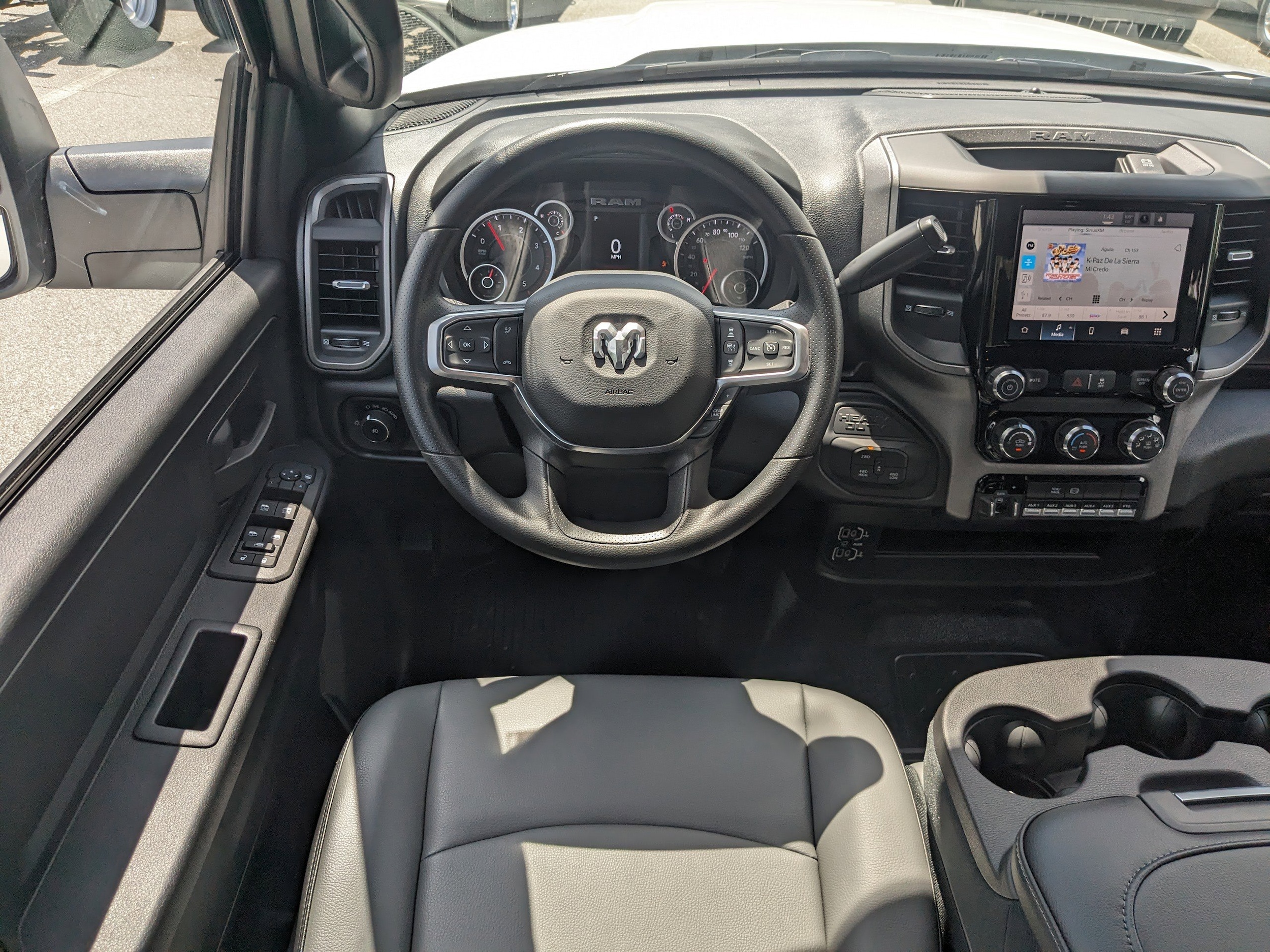 2025 RAM 3500 Chassis Tradesman - Photo 14