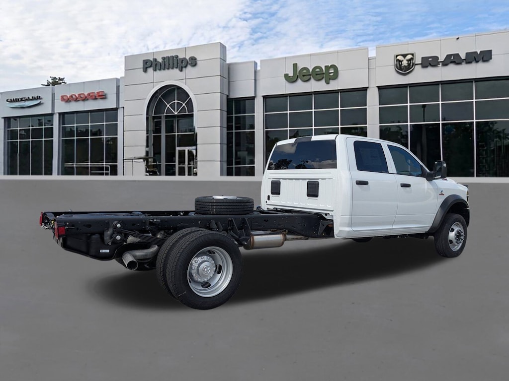 New 2026 Ram 5500 Chassis Cab TRADESMAN CREW 4X4 84' CA Pickup