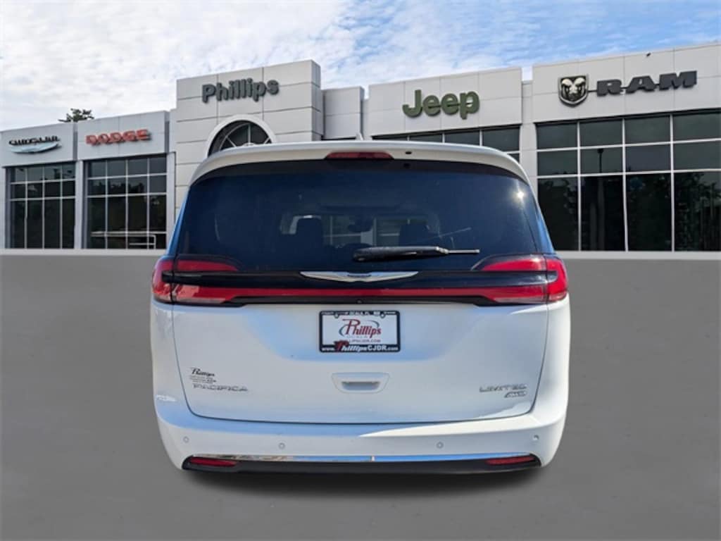 Certified 2021 Chrysler Pacifica Limited Minivan/Van