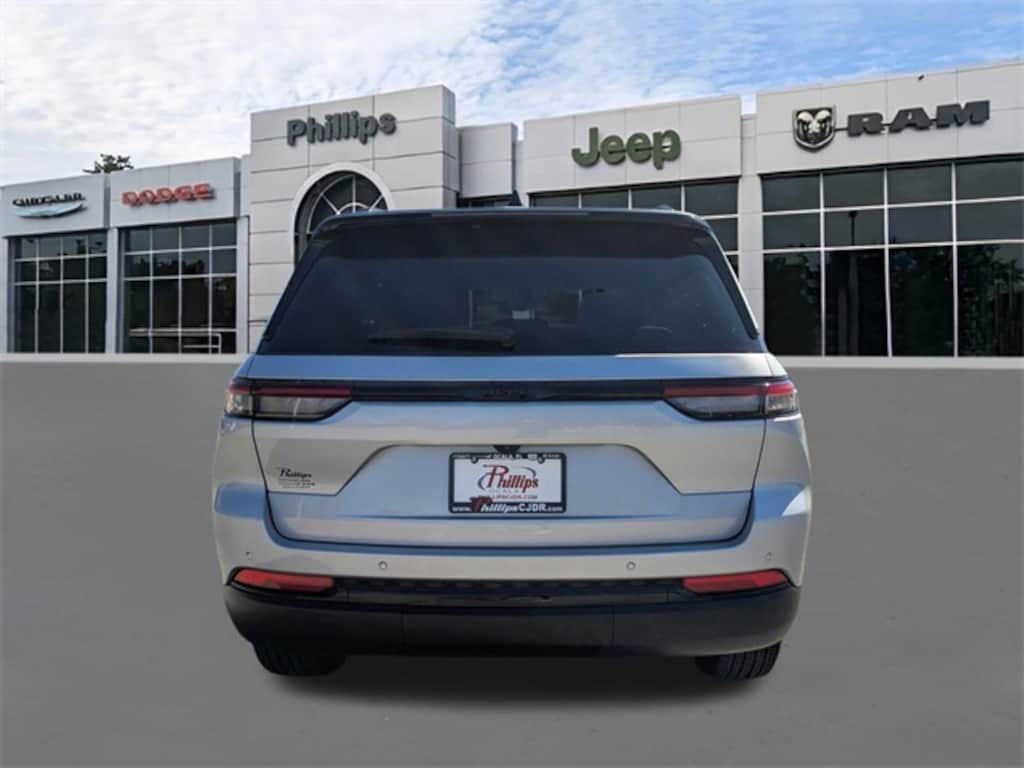 Certified 2025 Jeep Grand Cherokee Altitude SUV