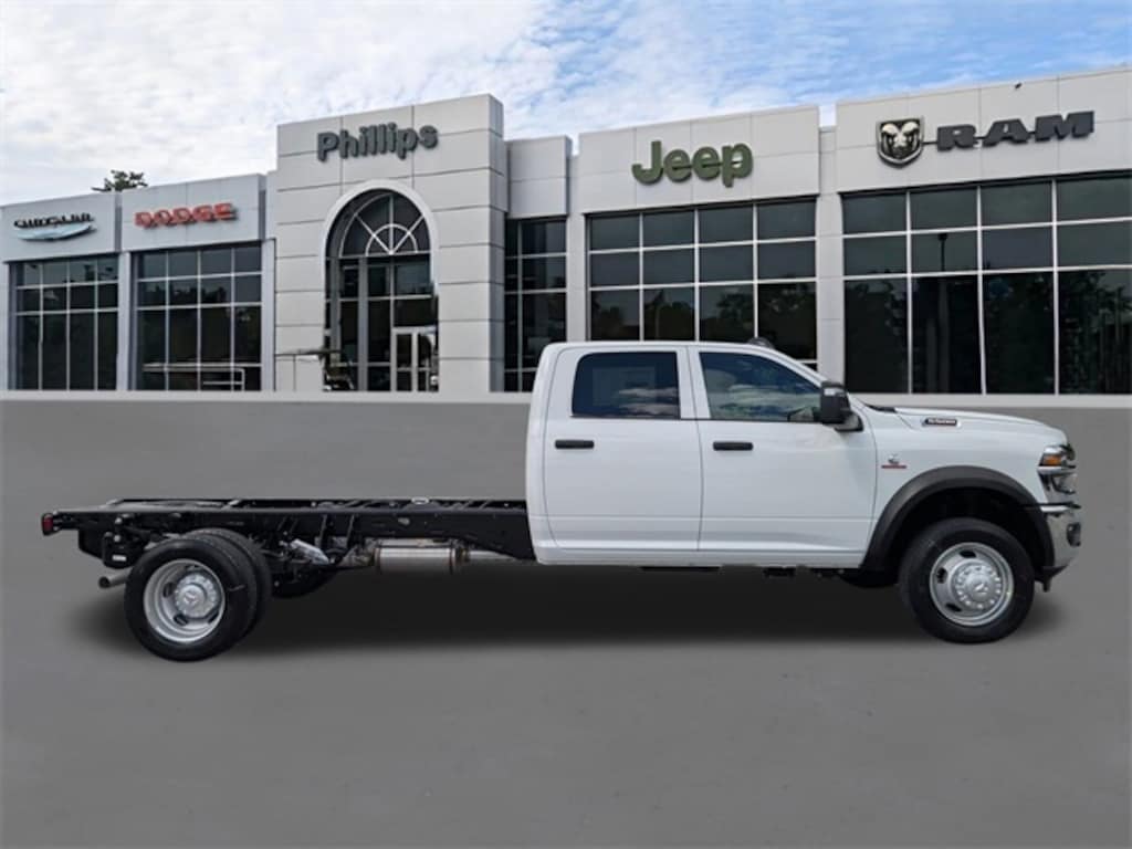 New 2026 Ram 5500 Chassis Cab 5500 TRADESMAN CHASSIS CREW CAB 4X4 84' CA Pickup