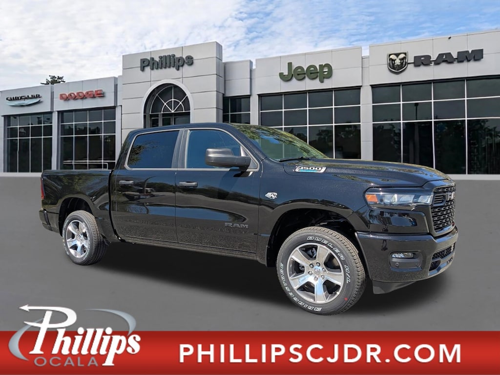 New 2026 Ram 1500 EXPRESS CREW CAB 4X4 5'7 BOX Pickup