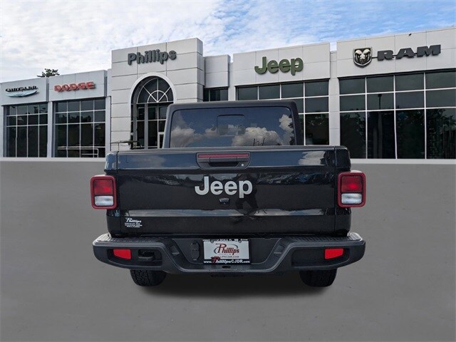 2023 Jeep Gladiator Overland photo 4