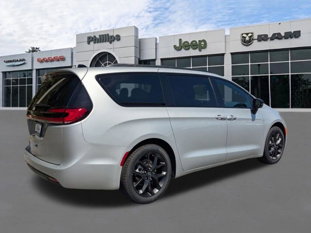 New 2026 Chrysler Pacifica SELECT Passenger Van
