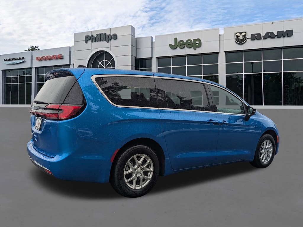 New 2026 Chrysler Pacifica SELECT Passenger Van