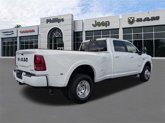 2026 Ram 3500 Longhorn photo 4