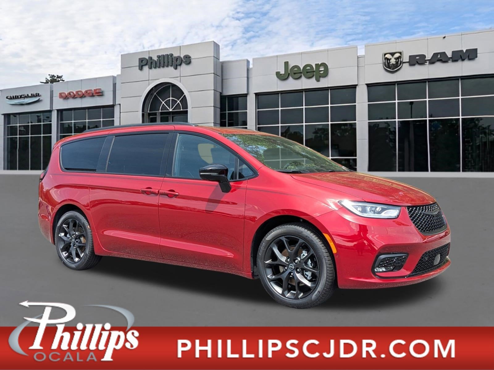 2026 Chrysler Pacifica Limited's photo