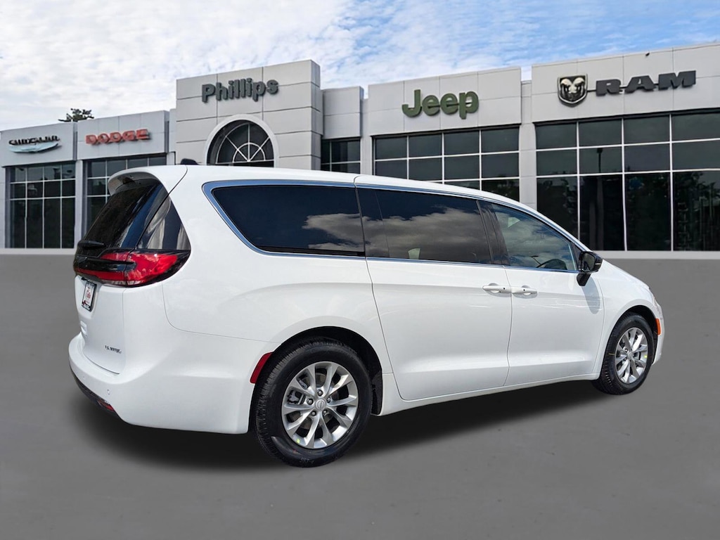 New 2026 Chrysler Pacifica LIMITED Passenger Van
