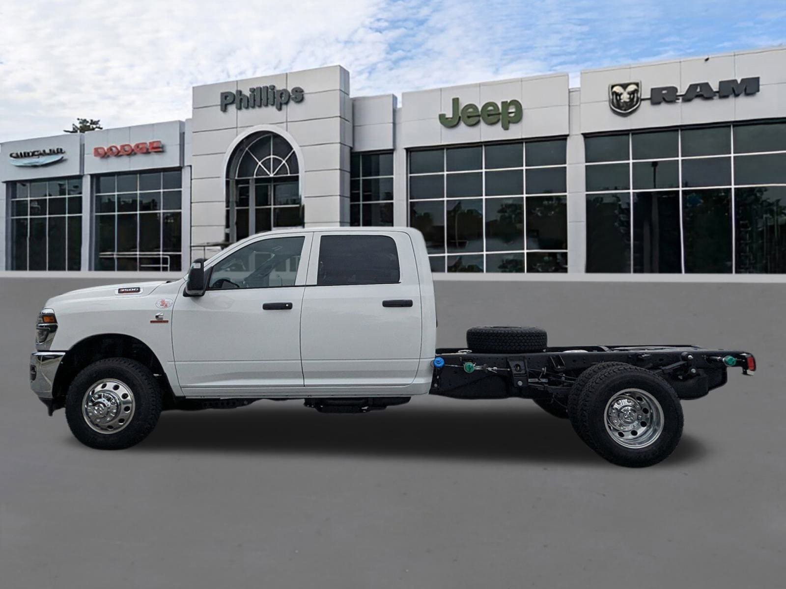 2025 RAM 3500 Chassis Tradesman - Photo 6