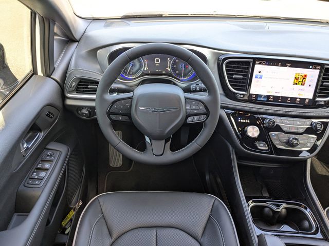 2026 Chrysler Pacifica Limited - Photo 16