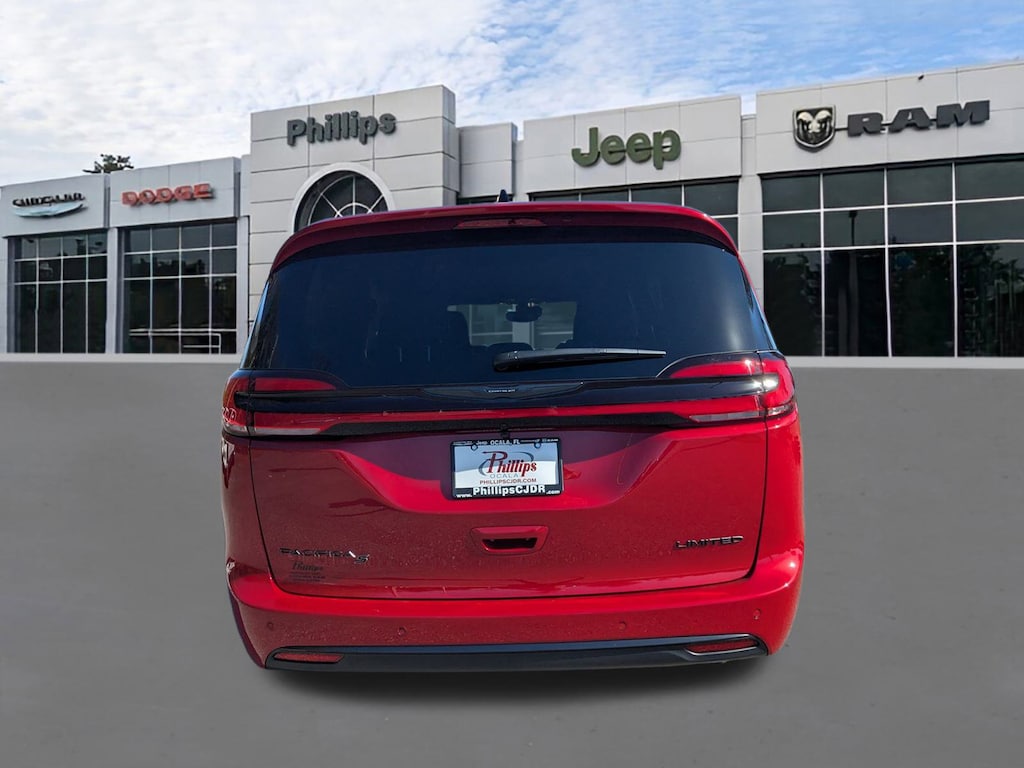 New 2026 Chrysler Pacifica LIMITED Passenger Van
