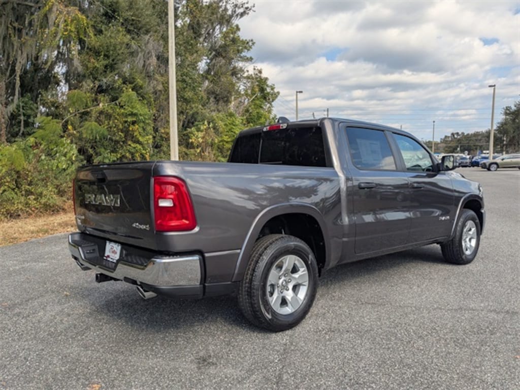 New 2026 Ram 1500 BIG HORN CREW CAB 4X4 5'7 BOX Pickup