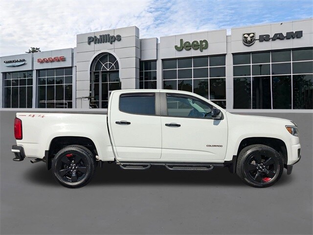 2019 Chevrolet Colorado LT photo 2