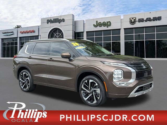 2024 Mitsubishi Outlander SEL 2WD's photo