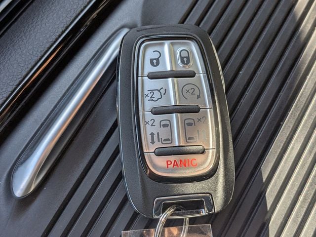 2026 Chrysler Pacifica Limited - Photo 30