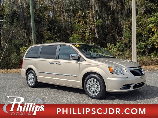 2013 Chrysler Town & Country Touring-L