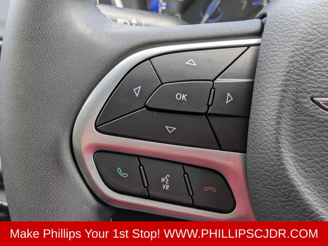2025 Chrysler Pacifica Select - Photo 23