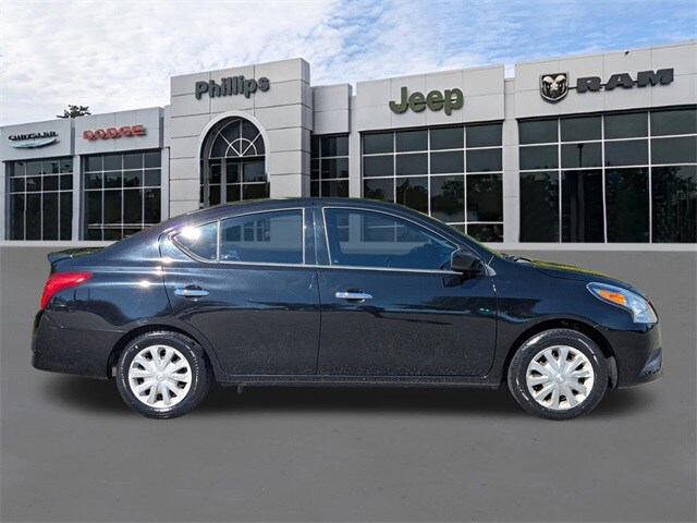 2018 Nissan Versa 1.6 SV photo 2
