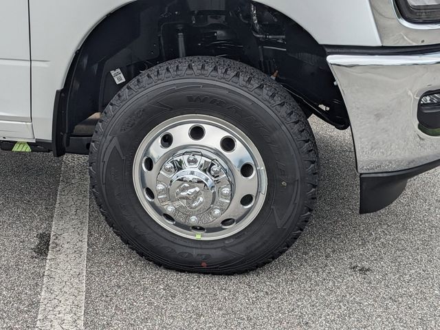 2025 RAM 3500 Chassis Tradesman - Photo 11