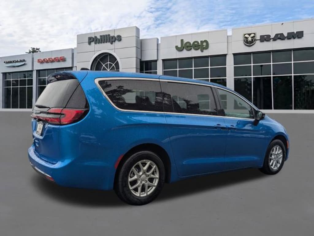 New 2026 Chrysler Pacifica SELECT Passenger Van