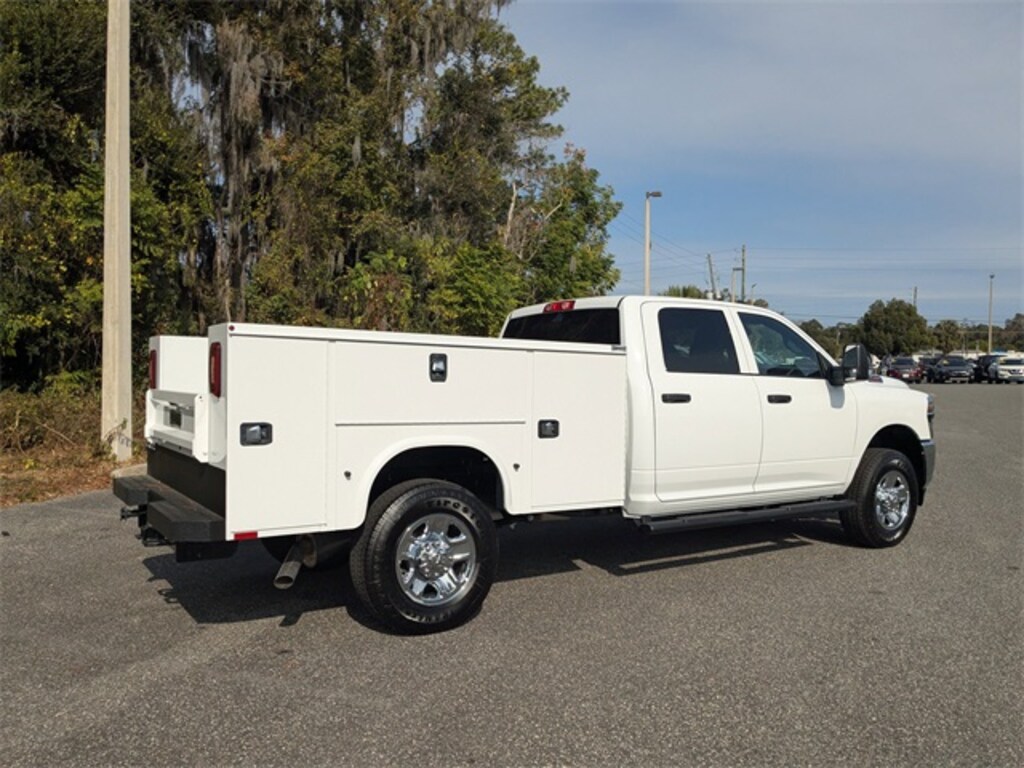 New 2026 Ram 3500 TRADESMAN CREW CAB 4X4 8' BOX Pickup