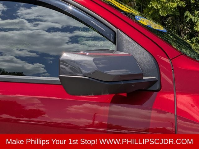2024 Chevrolet Colorado LT - Photo 11