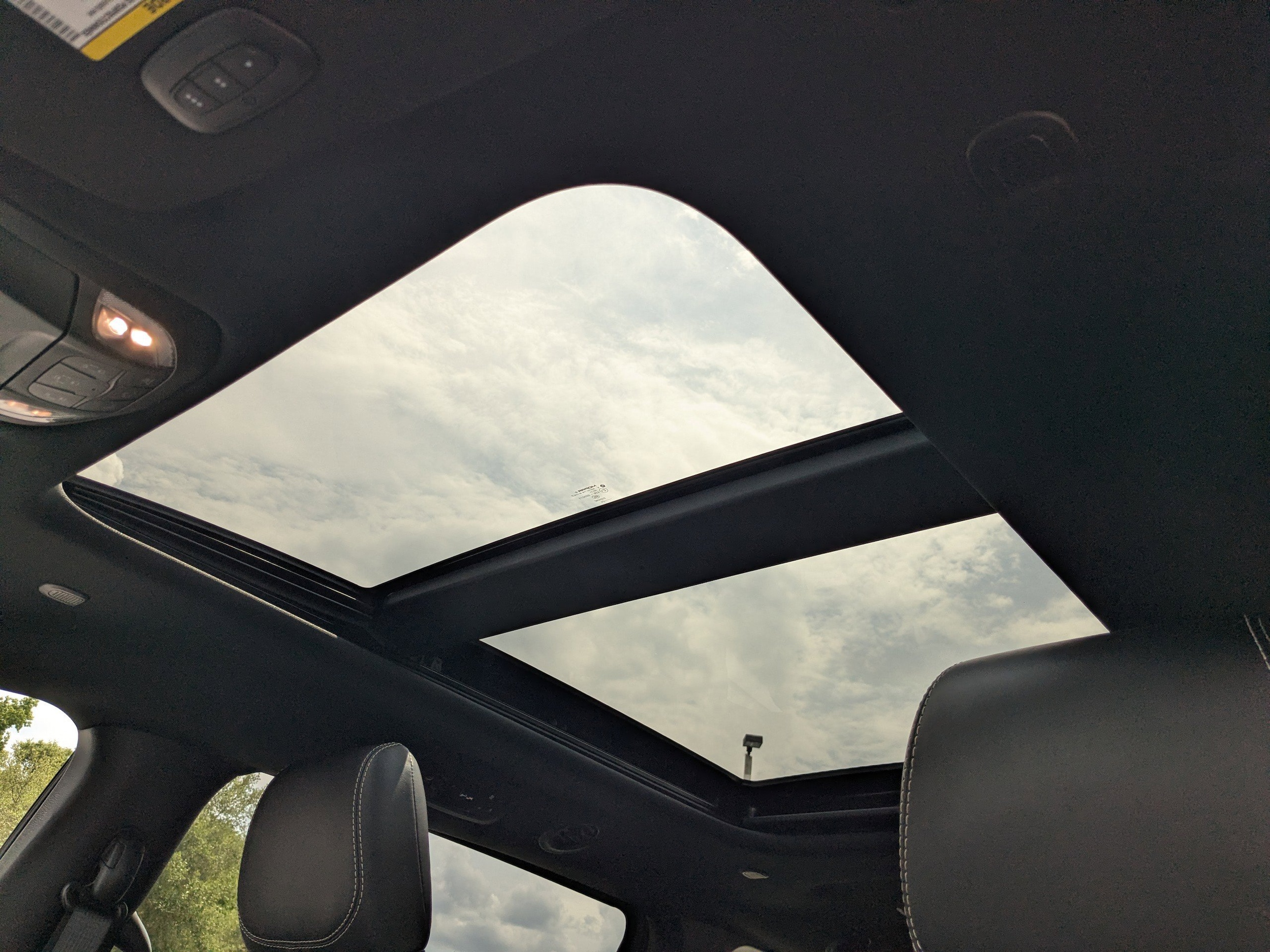 2025 Chrysler Pacifica PHEV Select - Photo 19