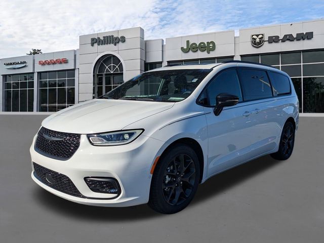 2026 Chrysler Pacifica Limited - Photo 8
