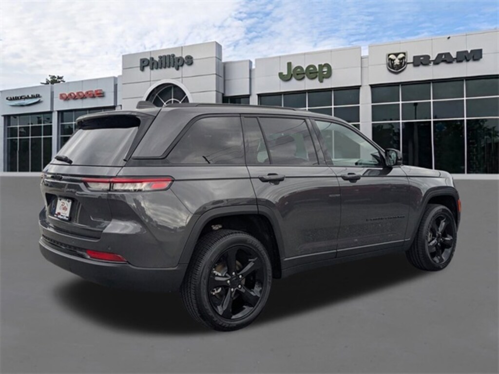 Certified 2025 Jeep Grand Cherokee Altitude SUV