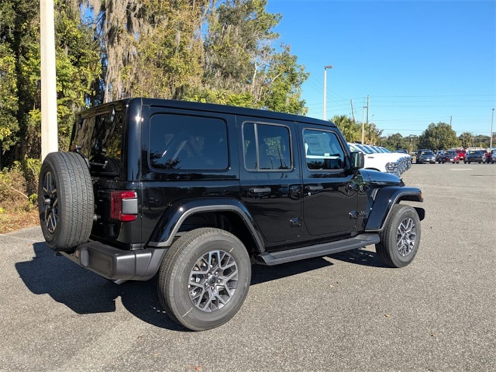 New 2026 Jeep Wrangler 4-DOOR SAHARA Sport Utility