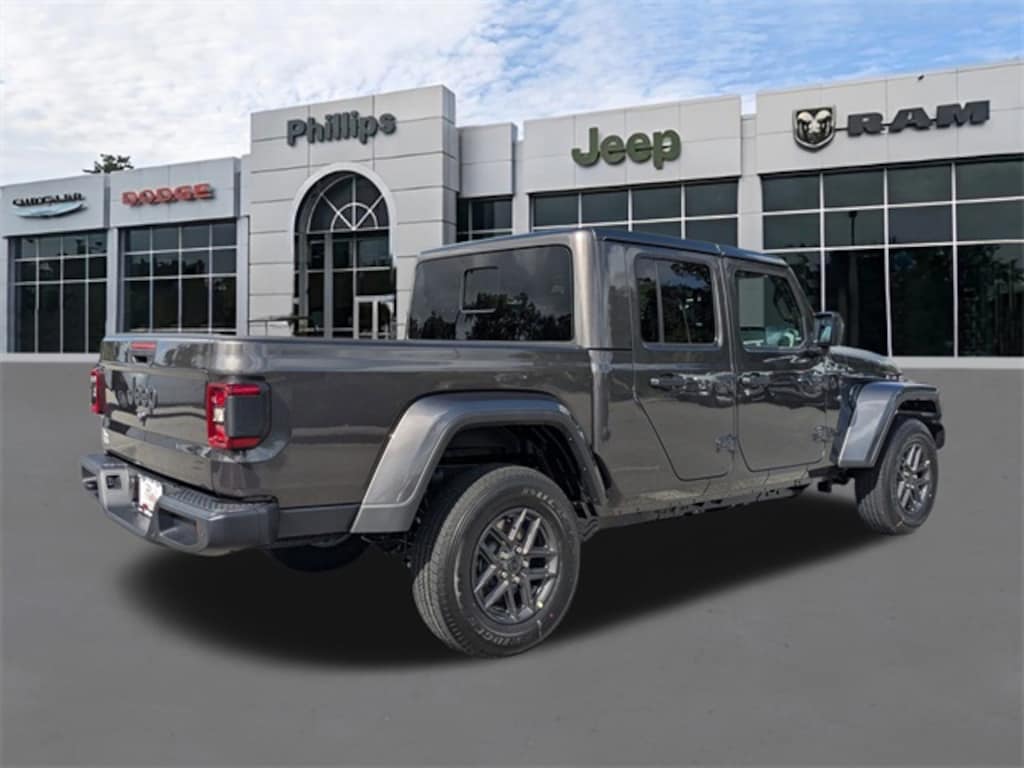 New 2025 Jeep Gladiator SPORT S 4X4 Pickup