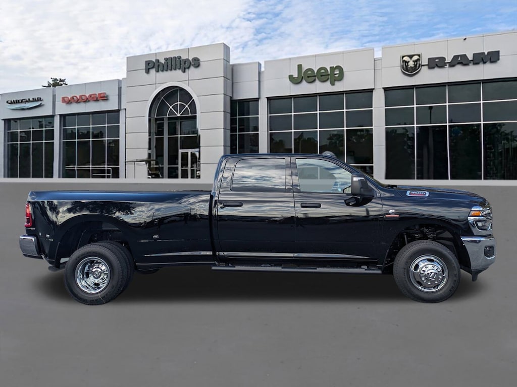 New 2026 Ram 3500 TRADESMAN CREW CAB 4X4 8' BOX Pickup
