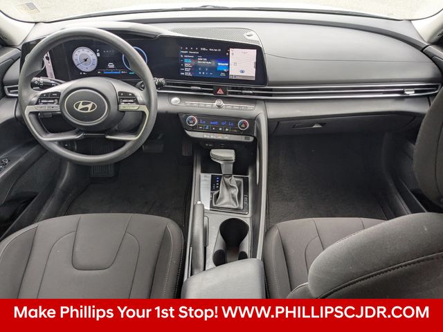2024 Hyundai Elantra SEL - Photo 13