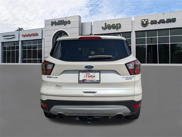 2017 Ford Escape Titanium photo 4
