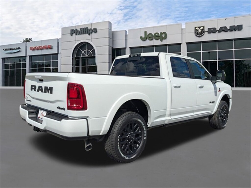 New 2026 Ram 2500 LIMITED CREW CAB 4X4 6'4 BOX Pickup