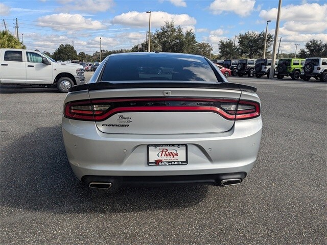 2021 Dodge Charger SXT photo 4