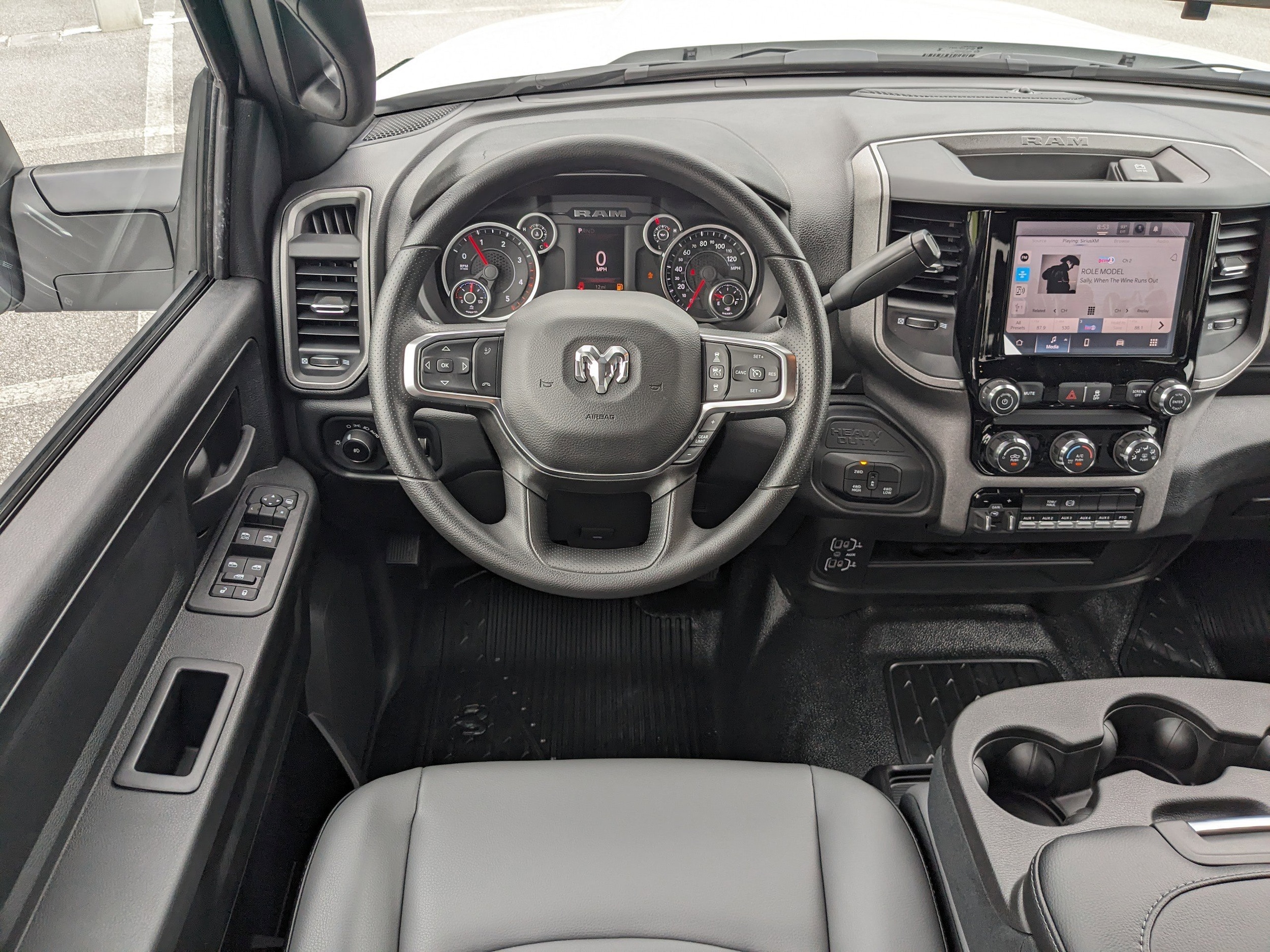 2025 RAM 3500 Chassis Tradesman - Photo 14