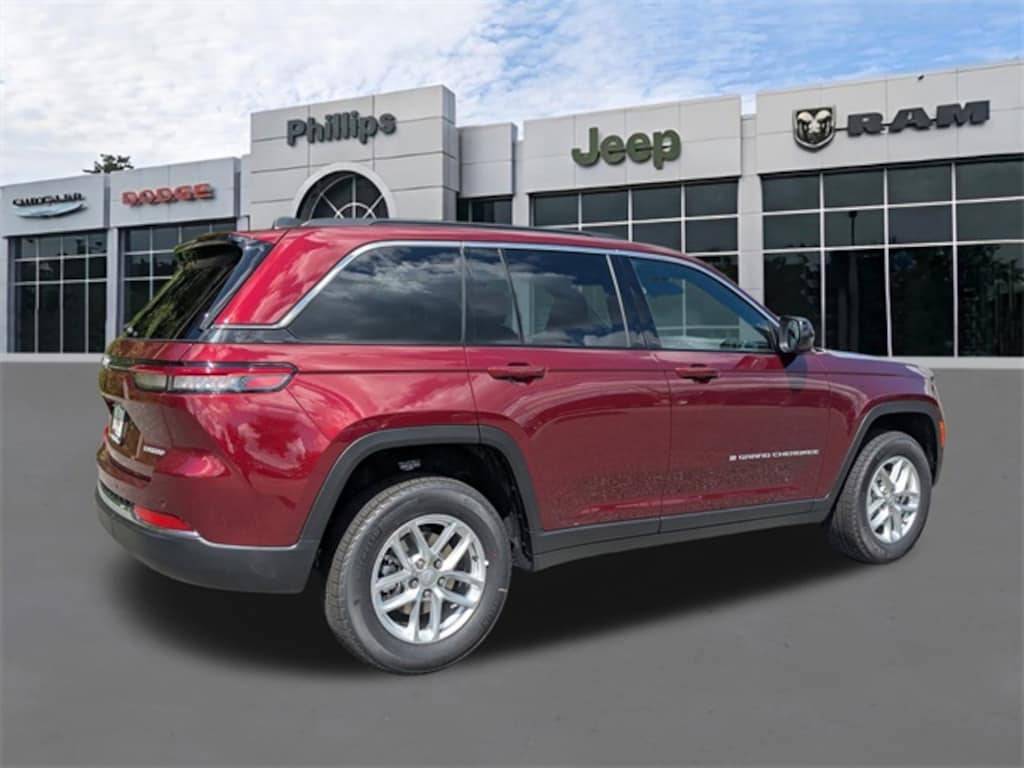 New 2025 Jeep Grand Cherokee LAREDO X 4X2 Sport Utility