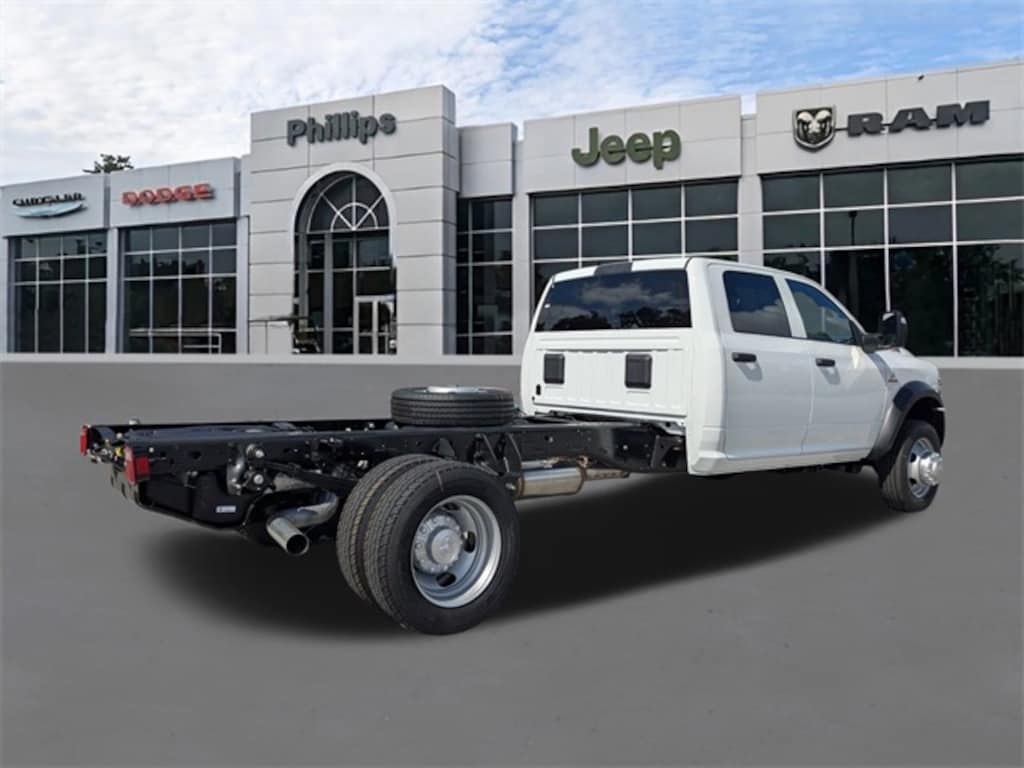 New 2026 Ram 5500 Chassis Cab 5500 TRADESMAN CHASSIS CREW CAB 4X4 84' CA Pickup