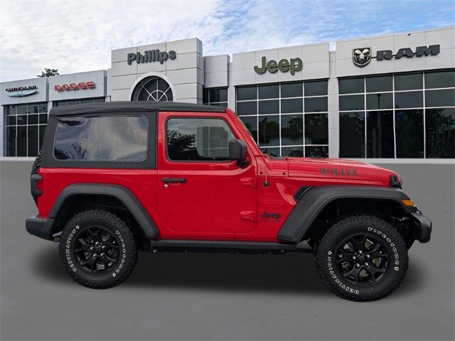 2021 Jeep Wrangler Willys photo 2