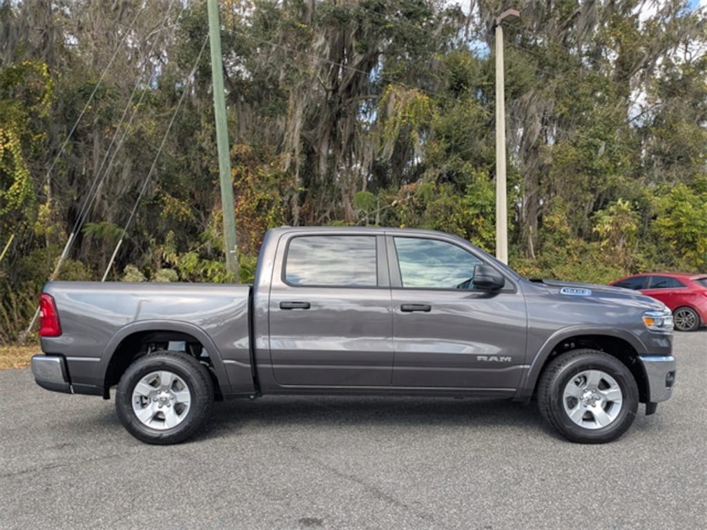 New 2026 Ram 1500 BIG HORN CREW CAB 4X4 5'7 BOX Pickup