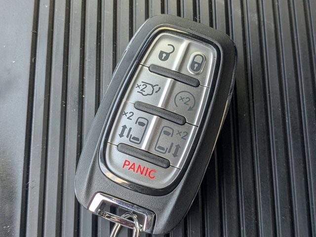 2026 Chrysler Pacifica Limited - Photo 30