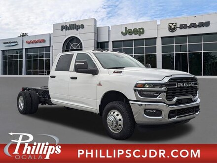 2025 Ram 3500 TRADESMAN CREW CAB CHASSIS 4X4 60' CA Pickup