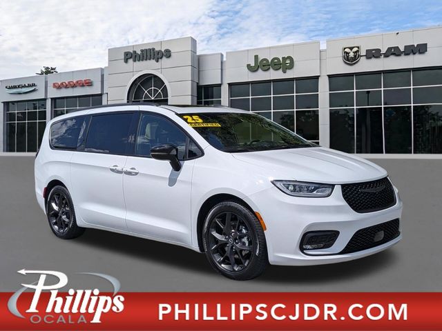 2025 Chrysler Pacifica