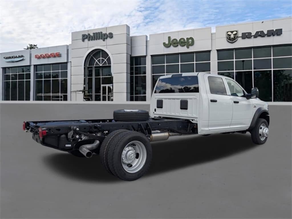 New 2026 Ram 5500 Chassis Cab 5500 TRADESMAN CHASSIS CREW CAB 4X4 84' CA Pickup