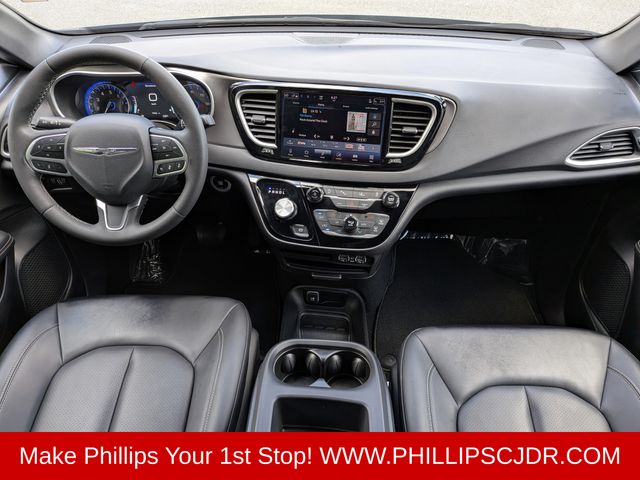 2025 Chrysler Pacifica Select - Photo 14