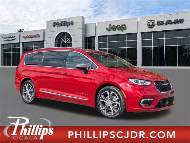 2026 Chrysler Pacifica Pinnacle's photo
