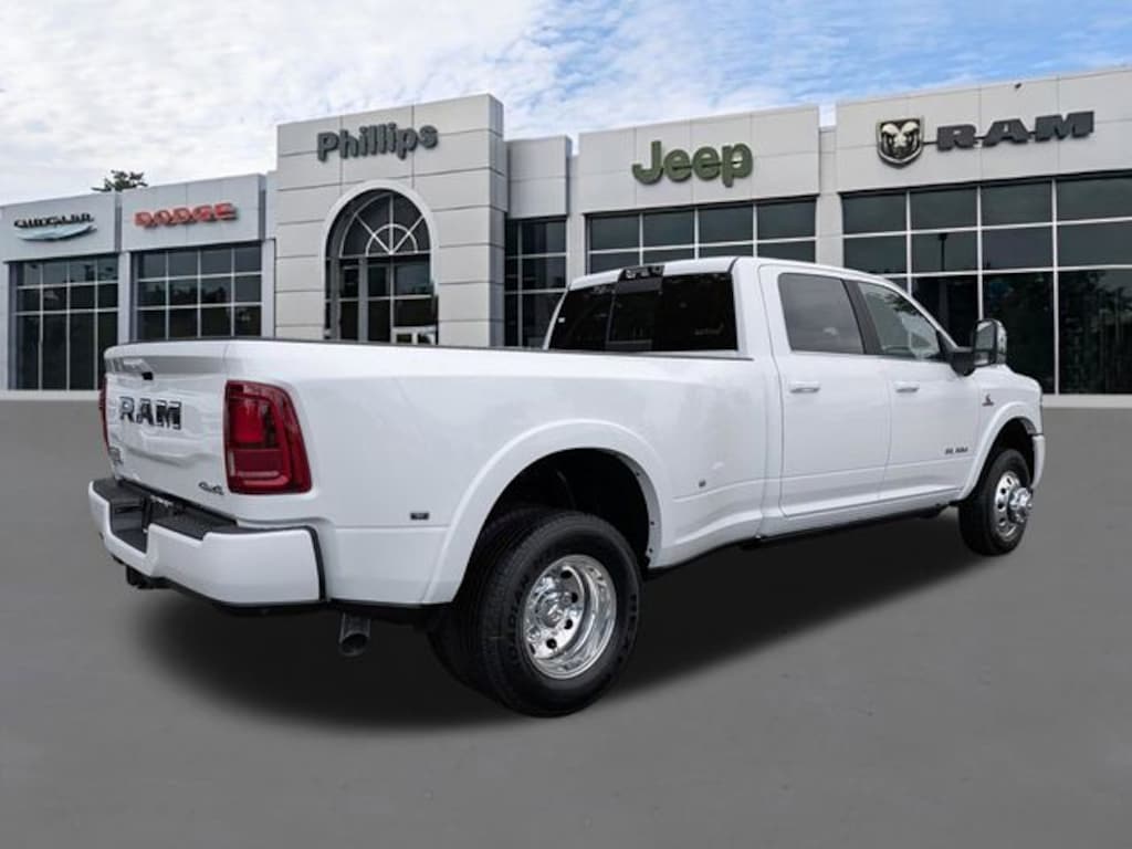 New 2026 Ram 3500 LIMITED LONGHORN CREW CAB 4X4 8' BOX Pickup